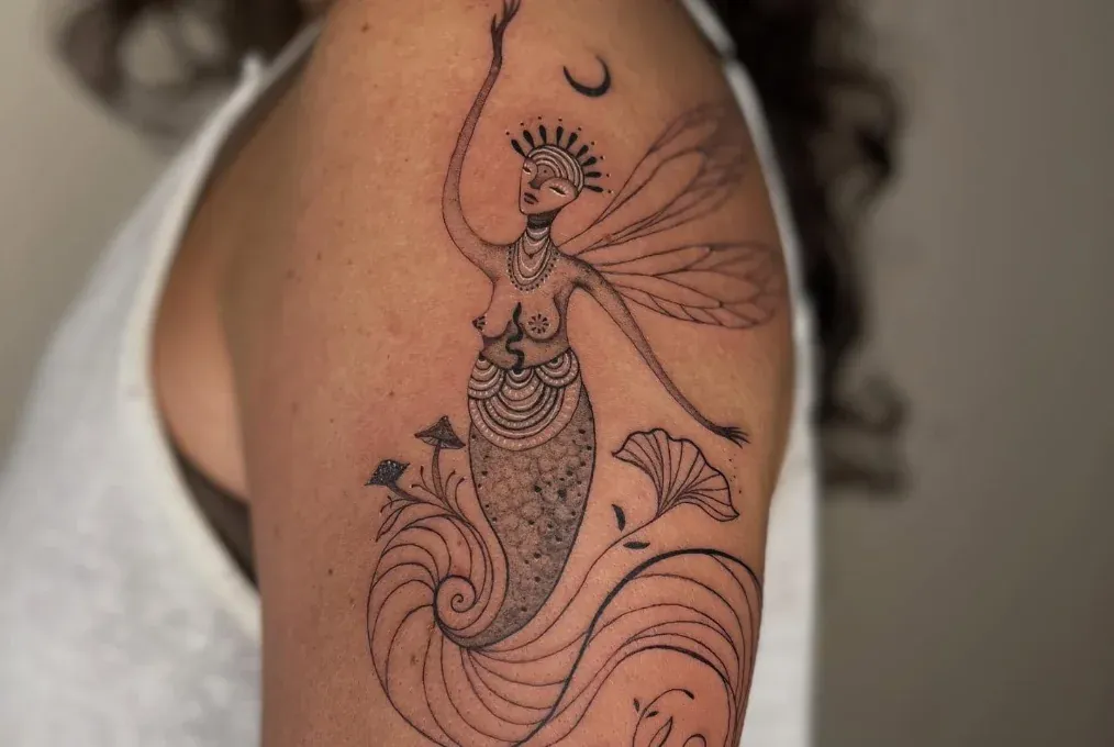 Tatuagem ornamental de traço fino